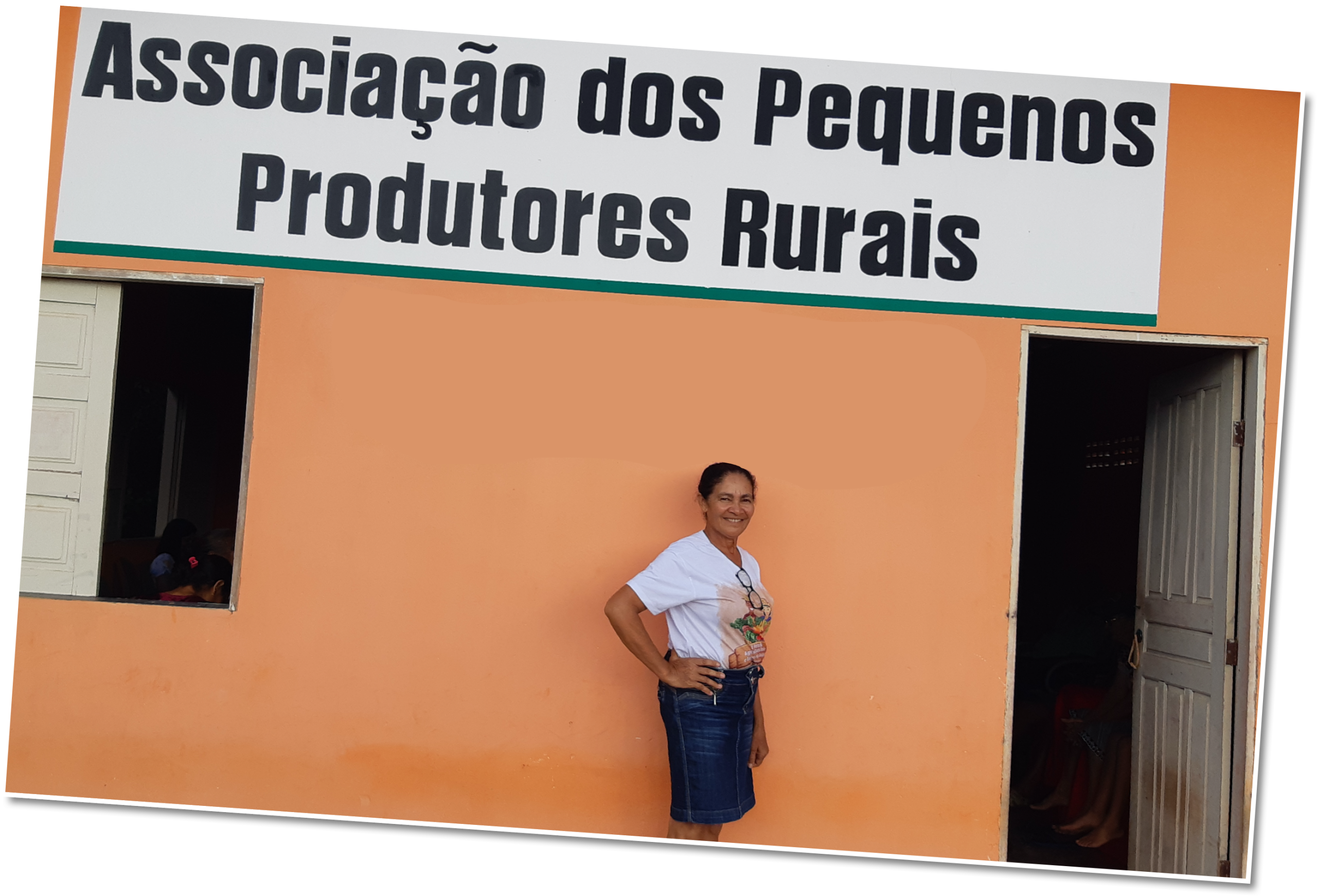 Antônia is generating an income from the bees and is passionate about protecting the environment too